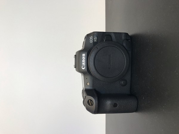 Canon EOS R5 (solo corpo) (OS)